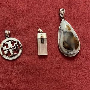 Lot of 3 pendants. Dendritic agate and selenite.